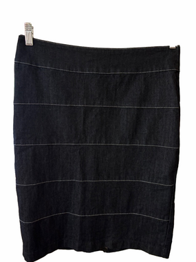 Y2K Bisou Bisou stretch jean skirt with silver contrasting stitching size 10.